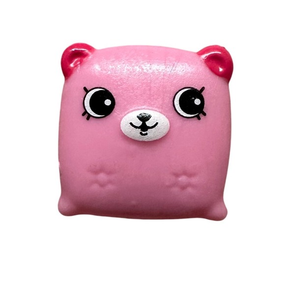 Shopkins Other - Shopkins Happy places Welcome Pack Dreamy Bear Bedroom Square Cushion pink #164